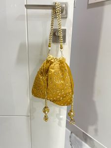 Velvet Party Potli