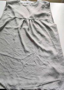 FOREVER 21Sleeveless Tie-Neck Top