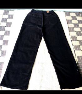 Black Jeens Like New