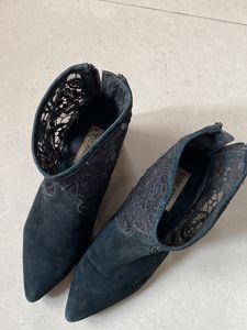 Steve Madden suede shoes