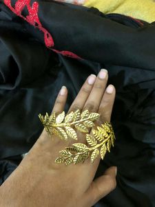 Savana Golden Leaf Arm cuff