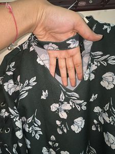 Floral Print Keyhole Blouse