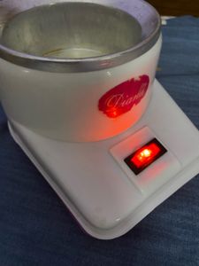Wax Heater With Strips and Knife