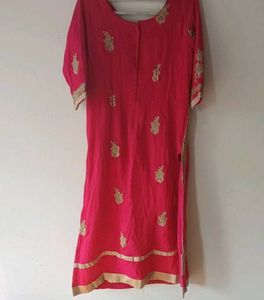 Elegant Pink Embroidered Kurta