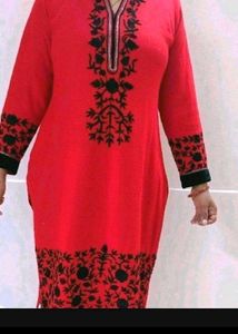 Red woollen kurta with side pocket &amp; black legging