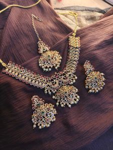 Gold Jewellery Set