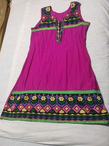 Sleeveless Magenta Kurti