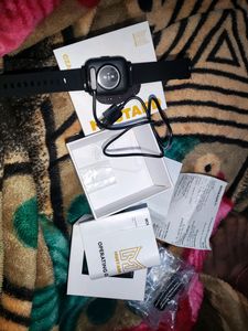 📌Premium Smartwatch Having Top Features Read Des.