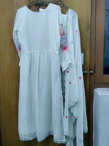 soft georgette floral embroidered kurta set 🌹❤️