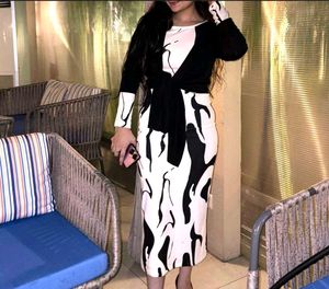 Beautiful Hot Sassy Dress With Upper Shrug