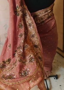 aari tari  work 💯  Saree available  need dryclean