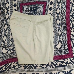 Beige Shorts with free earrings
