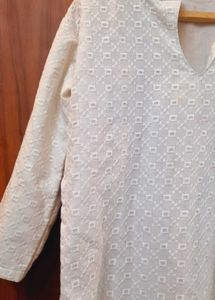White textured tunic top