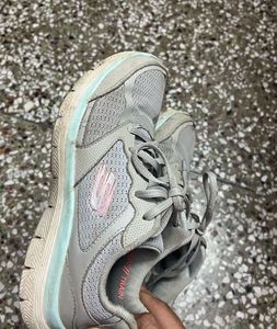Stylish Women&#39;s Sneakers Skechers