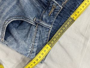 Baggy jeans