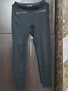 Chic Black Zip Detail Leggings