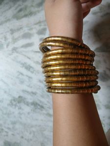 Vintage Gold Tone Bangle Set