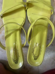 SHOETOPIA NEON GREEN SANDAL