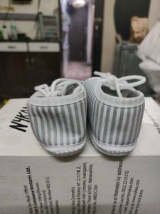 Mee New Born Booties(0-12 Months)