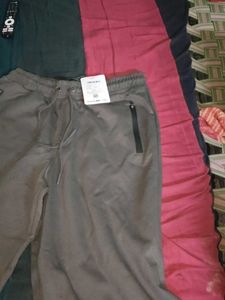 IS BEST JOGGERS IN BAWAKOOF BRAND