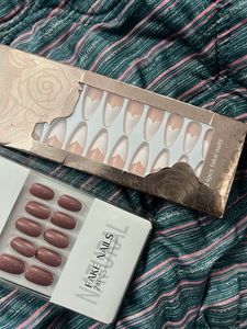 fake nails; press ons