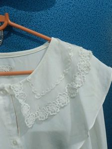 Vintage-Inspired Lace Collar Blouse