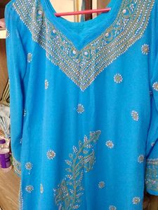 chikenkari sky blu Embroidered Kurta with inner.