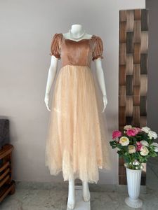 vintage puffed sleeves shimmery gown with beads
