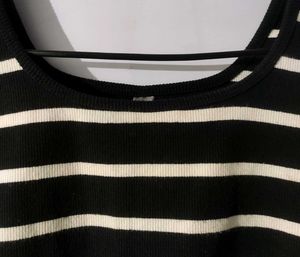 Black &amp; White Crop Top