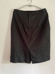 BLACK SKIRT