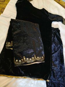 Elegant Velvet Pakistani Kurta Set New