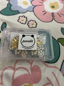 Golden Leaves With Pearl Earrings