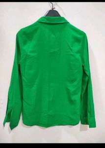 GREEN SHIRT