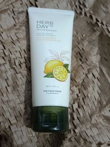 The Face Shop Herb Day FaceWash