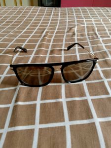 Stylish Black & Gold Sunglasses