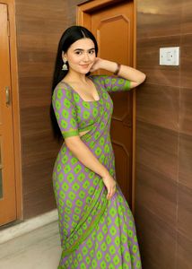 ✨🌷Green & Purple Diamond Print Saree