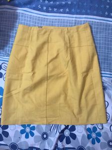 YELLOW FIT SKIRT