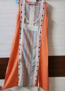 Sleeveless kurta of W brand plus small gift