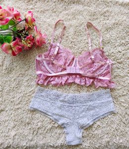 Victoria's secret : Lace lingerie set