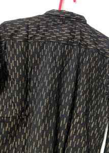 Black striped shirt⚡