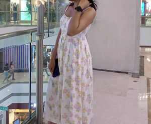 women floral dress