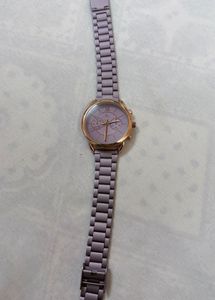 Elegant Lilac Wristwatch