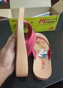 PU-Gold Red Floral Flip Flops - Size 5