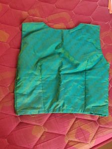 Green &amp; Blue Sleeveless Crop Top