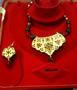 Traditional Jewellery Set With Earrings