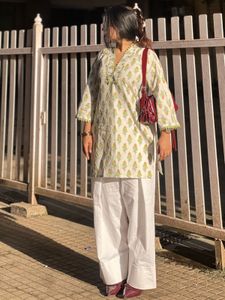 Elegant Floral Print Kurti