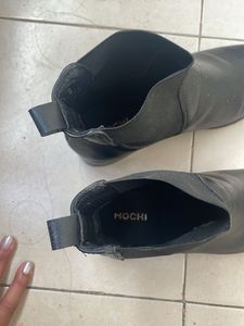 Mochi Leather Boots In Good Condition