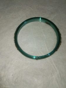 Green Rama Colour Studs, Glass Bangle