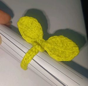 Crochet Leaf Sprout Tie