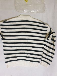 Women White &amp;vBlack Stripped Pullover